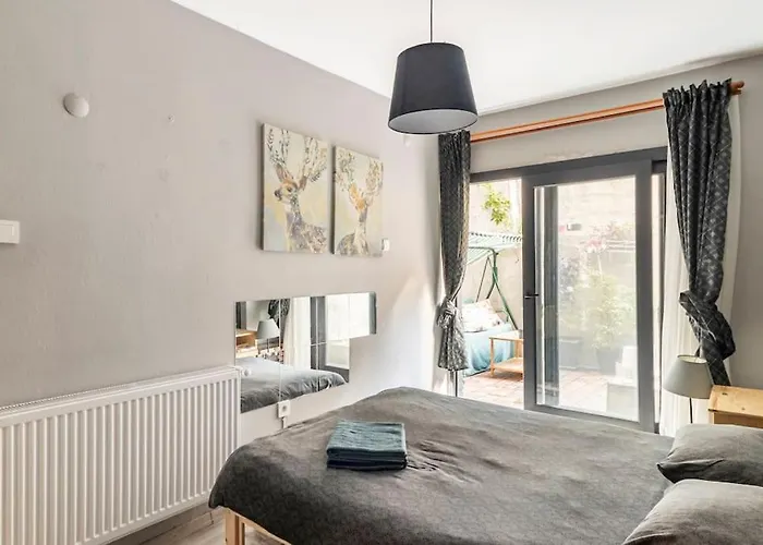 Konak, Tarihi Asansoere Yakin Tuem *