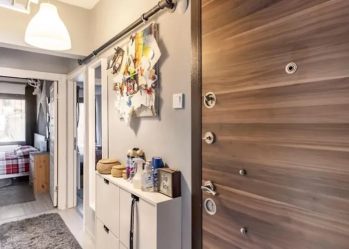 Konak, Tarihi Asansoere Yakin Tuem Apartament