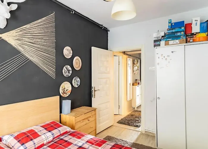 Apartament Konak, Tarihi Asansoere Yakin Tuem Izmir